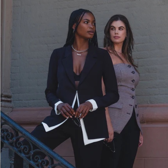 Favorite Daughter Black and White ‘The Kelly Blazer’ - Picture 4 of 6